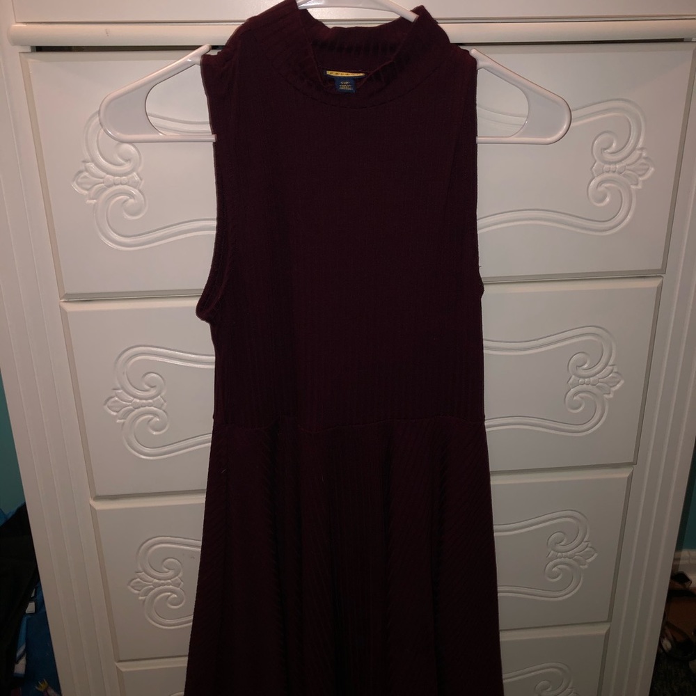 Mid neck maroon dress